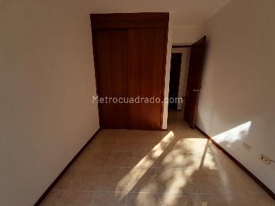Apartamento de 3 alcobas en arriendo en Los Balsos 2, Medellín, 85 m² · foto 10 de 16