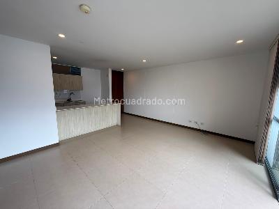 Apartamento de 1 alcoba en arriendo en Loma De Los Gonzalez, Medellín, 67 m² · foto 2 de 10