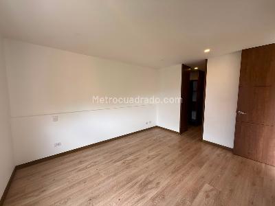 Apartamento de 1 alcoba en arriendo en Loma De Los Gonzalez, Medellín, 67 m² · foto 3 de 10