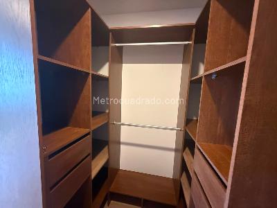 Apartamento de 1 alcoba en arriendo en Loma De Los Gonzalez, Medellín, 67 m² · foto 8 de 10