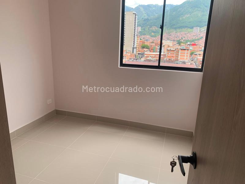 Piso – Bello, Suárez - Más