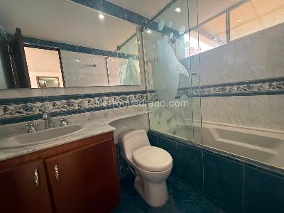 Apartamento de 3 alcobas en arriendo en Los Balsos 1, Medellín, 140 m² · foto 4 de 14