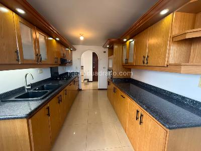 Apartamento de 3 alcobas en arriendo en Los Balsos 1, Medellín, 140 m² · foto 10 de 14