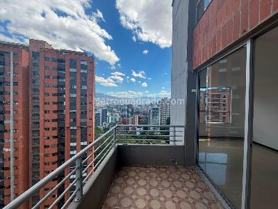 Apartamento de 3 alcobas en arriendo en Los Balsos 1, Medellín, 140 m² · foto 12 de 14