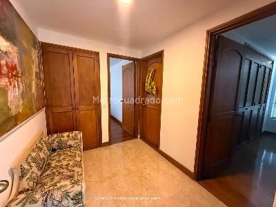 Apartamento de 3 alcobas en arriendo en Loma Del Campestre, Medellín, 134 m² · foto 8 de 12