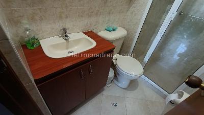Apartamento de 2 alcobas en arriendo en La Castellana, Medellín, 72 m² · foto 11 de 13