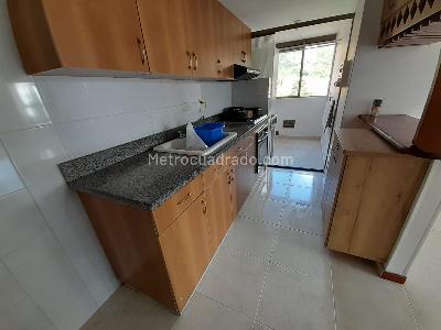Apartamento de 2 alcobas en arriendo en Loma De Los Gonzalez, Medellín, 76 m² · foto 4 de 17