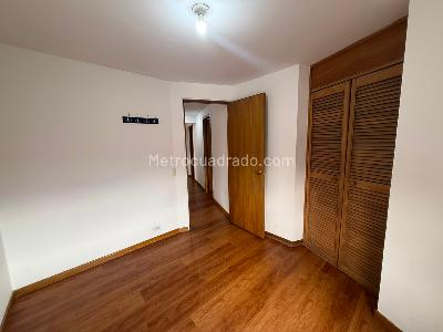 Apartamento de 3 alcobas en arriendo en Patio Bonito, Medellín, 78 m² · foto 4 de 11
