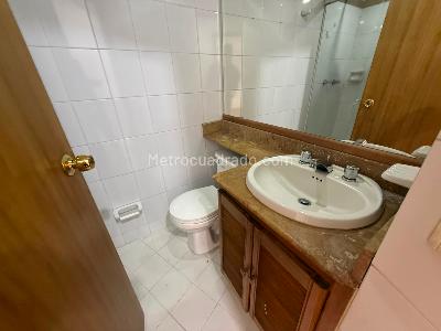 Apartamento de 3 alcobas en arriendo en Patio Bonito, Medellín, 78 m² · foto 9 de 11