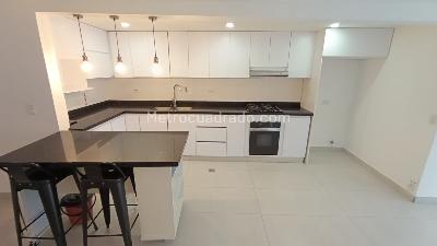 Casa en arriendo en La Cuenca, Envigado · foto 2 de 15