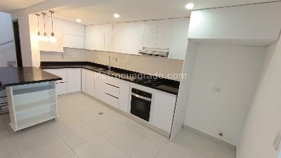 Casa en arriendo en La Cuenca, Envigado · foto 5 de 15