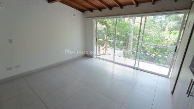 Casa en arriendo en La Cuenca, Envigado · foto 8 de 15