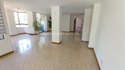 Apartamento de 3 alcobas en arriendo en Conquistadores, Medellín, 165 m² · foto 4 de 15