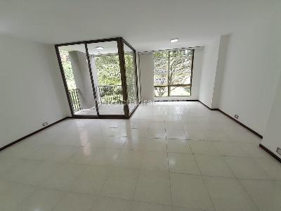 Apartamento de 3 alcobas en arriendo en Castropol, Medellín, 117 m² · foto 2 de 16