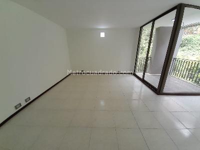Apartamento de 3 alcobas en arriendo en Castropol, Medellín, 117 m² · foto 3 de 16