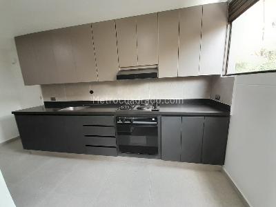 Apartamento de 3 alcobas en arriendo en Castropol, Medellín, 117 m² · foto 5 de 16