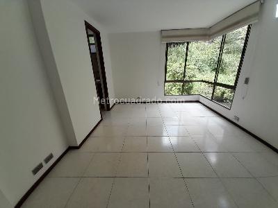 Apartamento de 3 alcobas en arriendo en Castropol, Medellín, 117 m² · foto 7 de 16