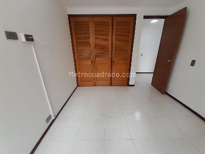 Apartamento de 3 alcobas en arriendo en Castropol, Medellín, 117 m² · foto 12 de 16
