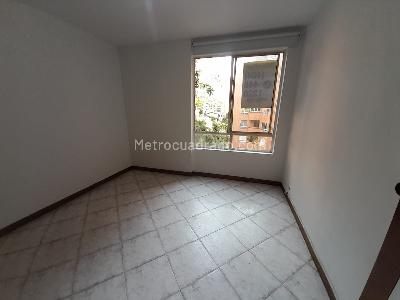 Apartamento de 2 alcobas en arriendo en Castropol, Medellín, 72 m² · foto 12 de 16