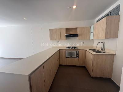 Apartamento de 1 alcoba en arriendo en Loma De Los Gonzalez, Medellín, 67 m² · foto 5 de 9