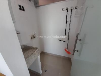 Apartamento de 1 alcoba en arriendo en Las Lomas 1, Medellín, 48 m² · foto 2 de 17