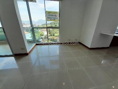 Apartamento de 1 alcoba en arriendo en Las Lomas 1, Medellín, 48 m² · foto 3 de 17