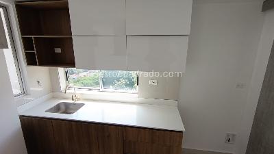 Apartamento de 3 alcobas en arriendo en Malibu, Medellín, 85 m² · foto 4 de 16