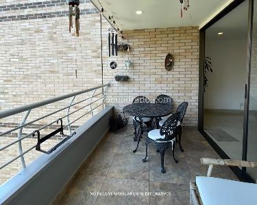 Apartamento de 3 alcobas en arriendo en Loma De Los Parra, Medellín, 135 m² · foto 2 de 10