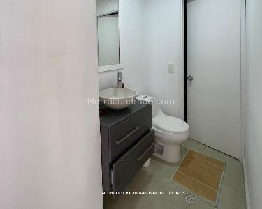 Apartamento de 3 alcobas en arriendo en Loma De Los Parra, Medellín, 135 m² · foto 9 de 10