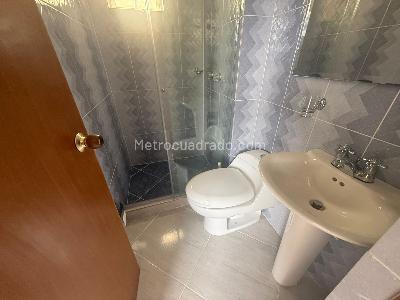 Apartamento de 3 alcobas en arriendo en Castropol, Medellín, 85 m² · foto 3 de 10