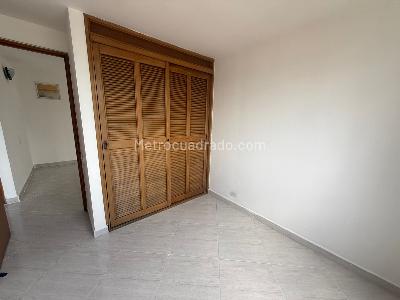 Apartamento de 3 alcobas en arriendo en Castropol, Medellín, 85 m² · foto 6 de 10