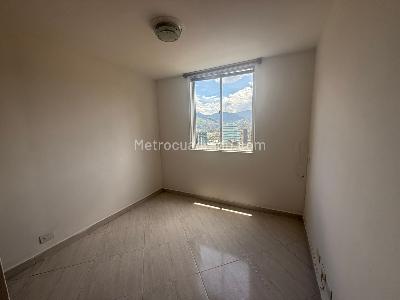 Apartamento de 3 alcobas en arriendo en Castropol, Medellín, 85 m² · foto 7 de 10