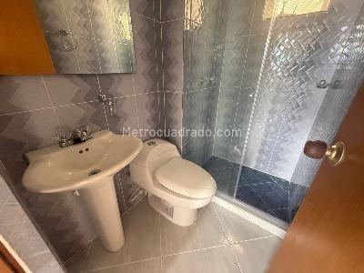 Apartamento de 3 alcobas en arriendo en Castropol, Medellín, 85 m² · foto 8 de 10
