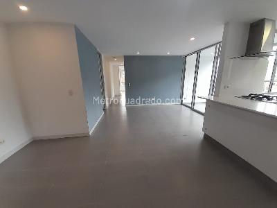 Apartamento de 3 alcobas en arriendo en Castropol, Medellín, 85 m² · foto 2 de 18