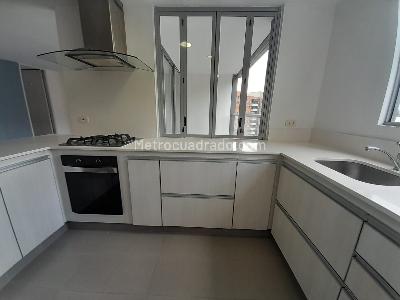 Apartamento de 3 alcobas en arriendo en Castropol, Medellín, 85 m² · foto 5 de 18