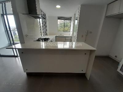 Apartamento de 3 alcobas en arriendo en Castropol, Medellín, 85 m² · foto 6 de 18