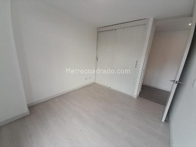 Apartamento de 3 alcobas en arriendo en Castropol, Medellín, 85 m² · foto 10 de 18