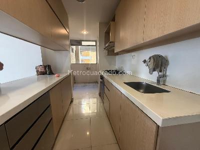 Apartamento de 2 alcobas en arriendo en Castropol, Medellín, 110 m² · foto 2 de 12