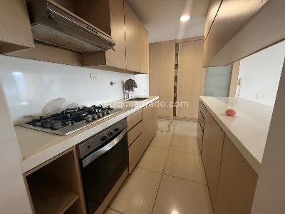 Apartamento de 2 alcobas en arriendo en Castropol, Medellín, 110 m² · foto 3 de 12