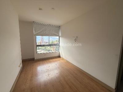 Apartamento de 2 alcobas en arriendo en Castropol, Medellín, 110 m² · foto 5 de 12