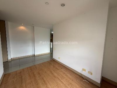 Apartamento de 2 alcobas en arriendo en Castropol, Medellín, 110 m² · foto 7 de 12