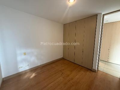 Apartamento de 2 alcobas en arriendo en Castropol, Medellín, 110 m² · foto 8 de 12