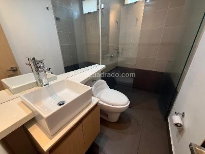 Apartamento de 2 alcobas en arriendo en Castropol, Medellín, 110 m² · foto 12 de 12