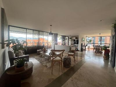 Apartamento de 4 alcobas en venta en Los Balsos 1, Medellín, 270 m² · foto 2 de 18