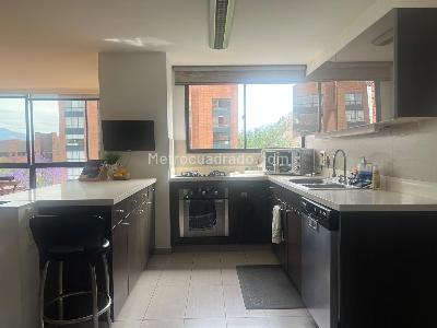 Apartamento de 4 alcobas en venta en Los Balsos 1, Medellín, 270 m² · foto 6 de 18