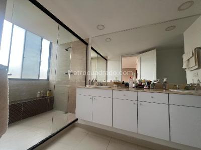 Apartamento de 4 alcobas en venta en Los Balsos 1, Medellín, 270 m² · foto 18 de 18