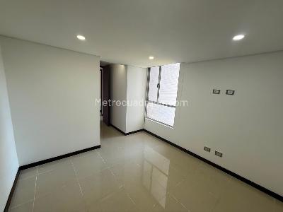 Apartamento de 3 alcobas en arriendo en Loma De San Julian, Medellín, 70 m² · foto 2 de 12