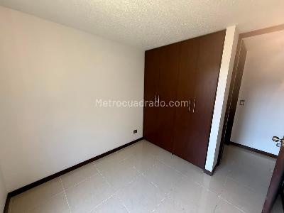 Apartamento de 3 alcobas en arriendo en Loma De San Julian, Medellín, 70 m² · foto 4 de 12