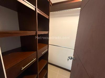 Apartamento de 3 alcobas en arriendo en Loma De San Julian, Medellín, 70 m² · foto 5 de 12