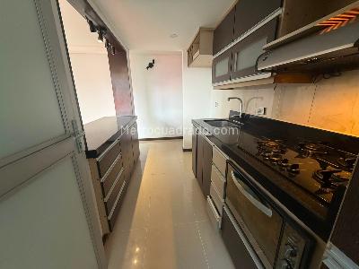 Apartamento de 3 alcobas en arriendo en Loma De San Julian, Medellín, 70 m² · foto 10 de 12